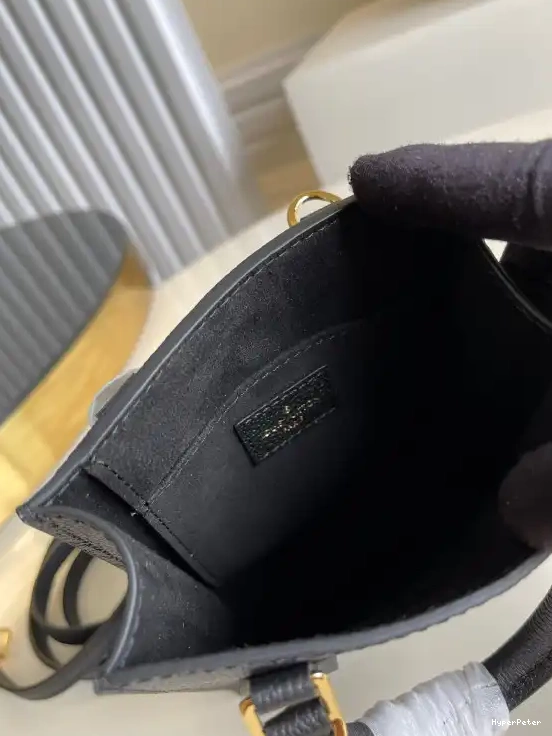 LOUIS PETIT VUITTON SAC PLAT 0705